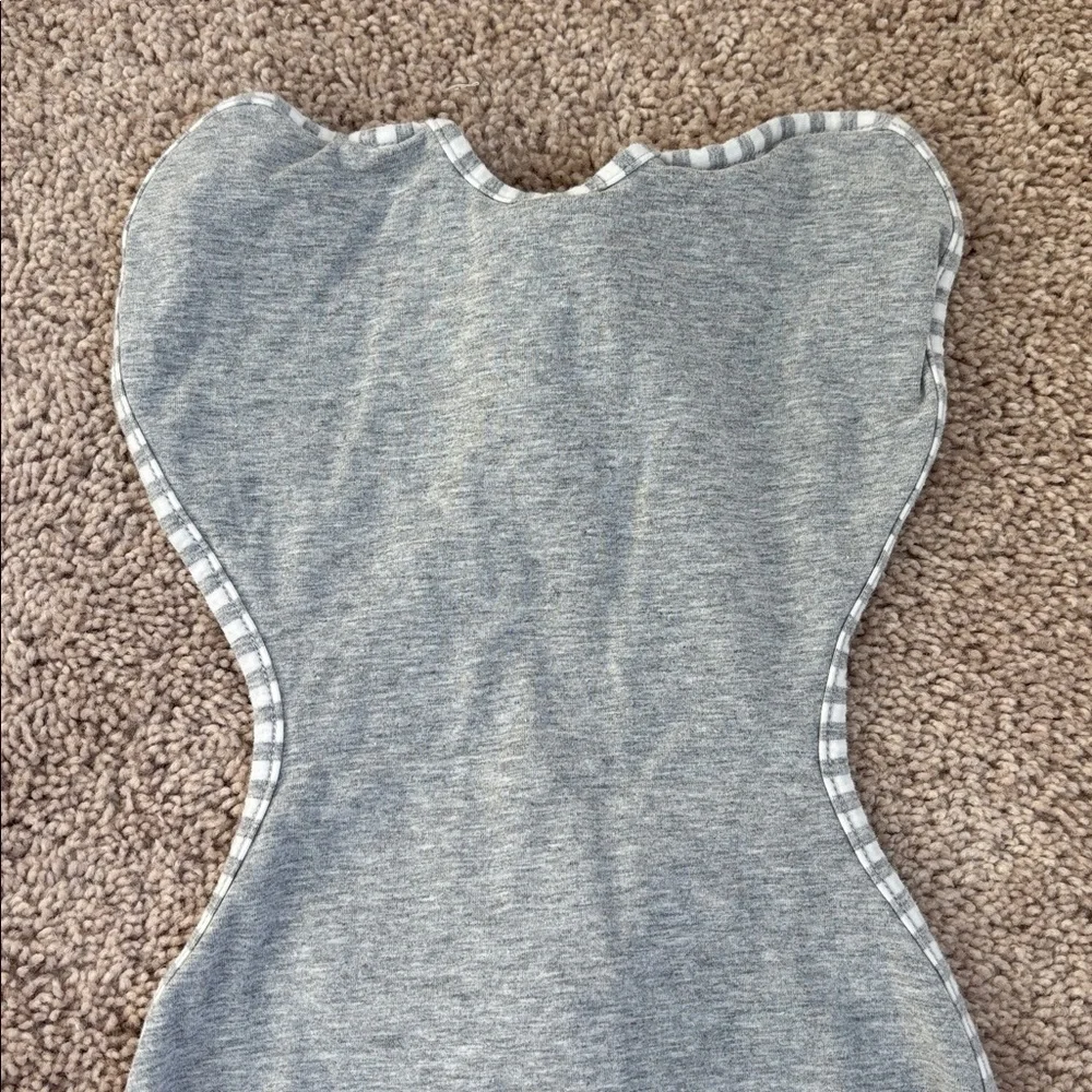 Love to Dream Swaddle Up Gray Swaddle Striped Trim Size Newborn 5-8.5 lb 1.0 TOG